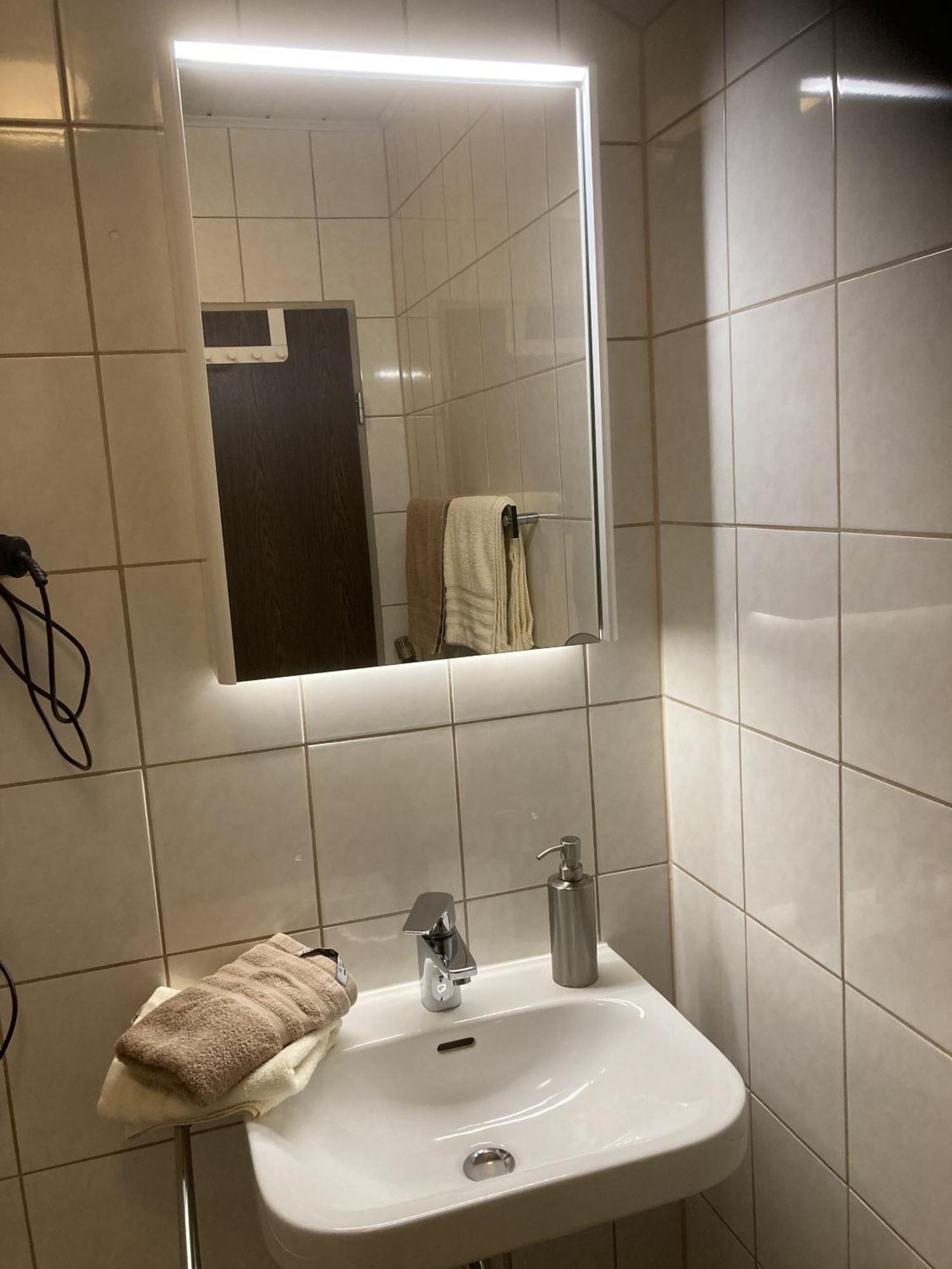 Bed and Breakfast Huus Stoertebeker Дорнумерзиль Номер фото