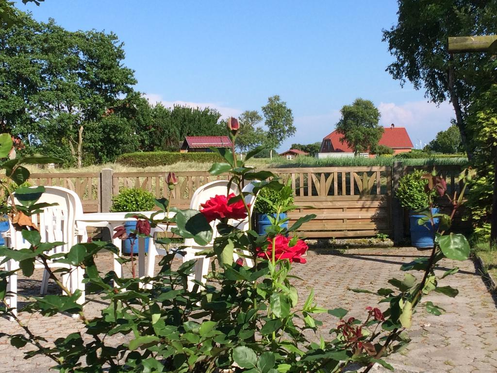 Bed and Breakfast Huus Stoertebeker Дорнумерзиль Экстерьер фото